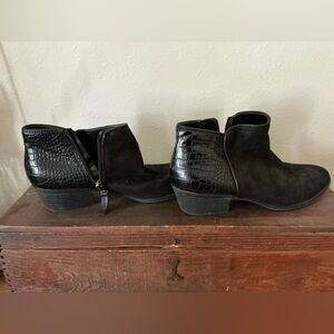 Vera Wang Black short bootie